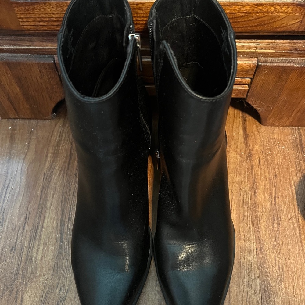 Indigo Rd. Black Western Style  Boots with stacked Heel